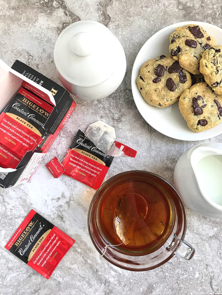 Keto Soft Chocolate Chip Cookies.