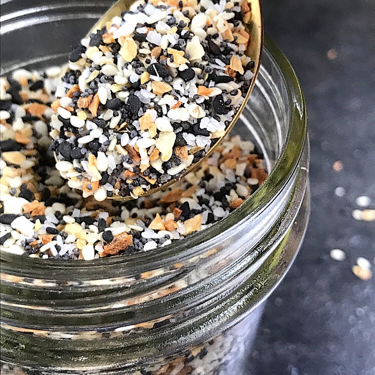 Homemade Everything Bagel Seasoning Recipe The Low Carb Muse