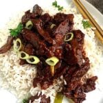 Close shot of a keto rice substitute served with asian Mongolian Beef